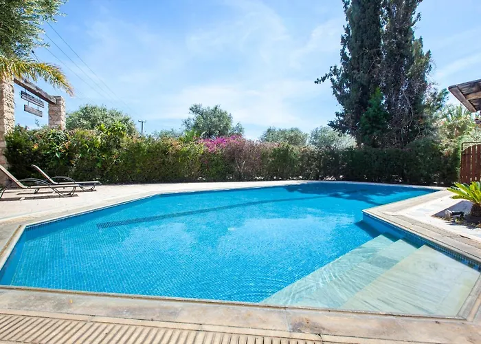 Olive Grove Willa Latsi